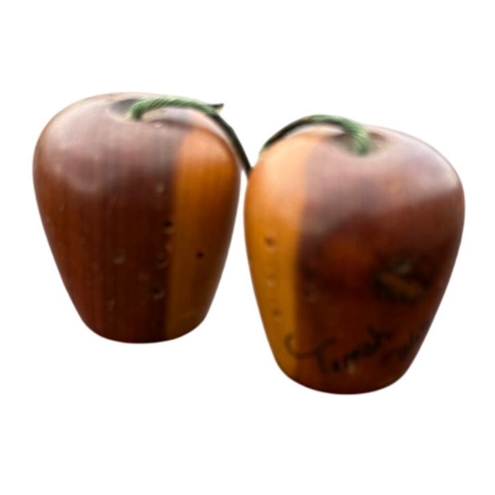 🍎 Vintage Wooden Apple Salt & Pepper Shakers Rustic Cabin Kitchen Retro